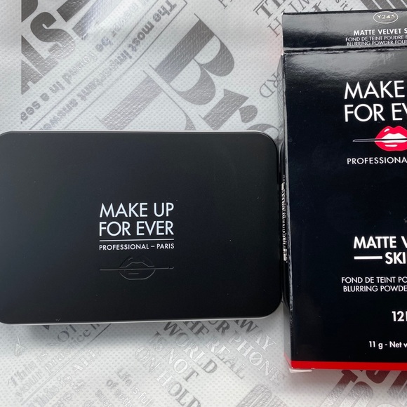 3 Pc New Makeup Bundle - Picture 2 of 12